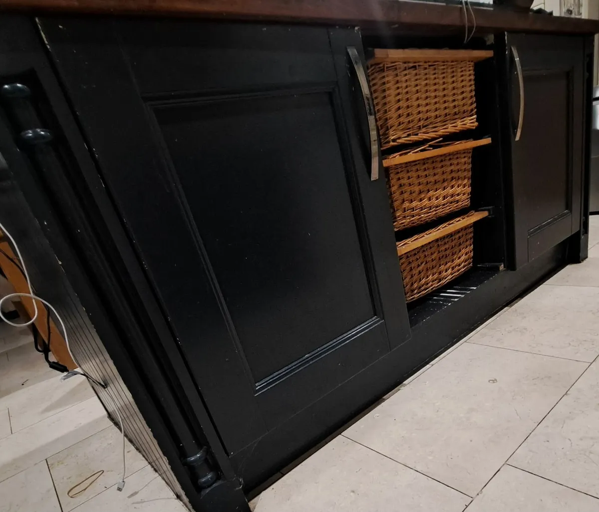 Kitchen Units, Rangemaster and kitchen Island - Image 3