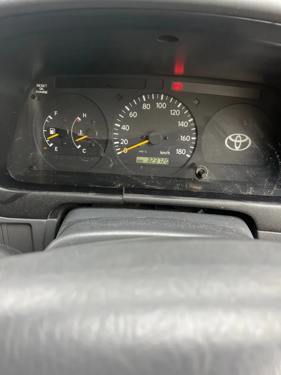 Toyota Hiace - Image 2