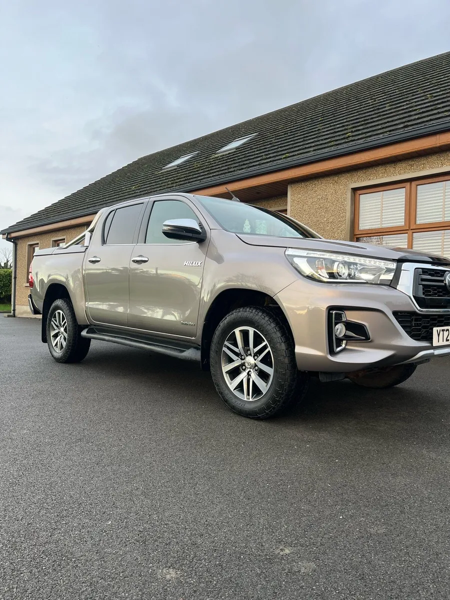 2020 Toyota Hilux - Image 2