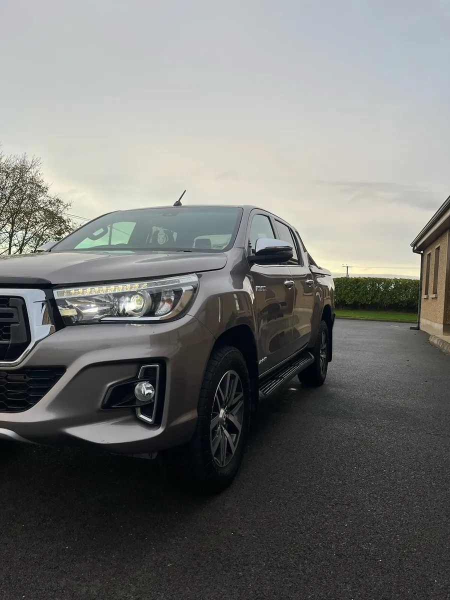 2020 Toyota Hilux - Image 3