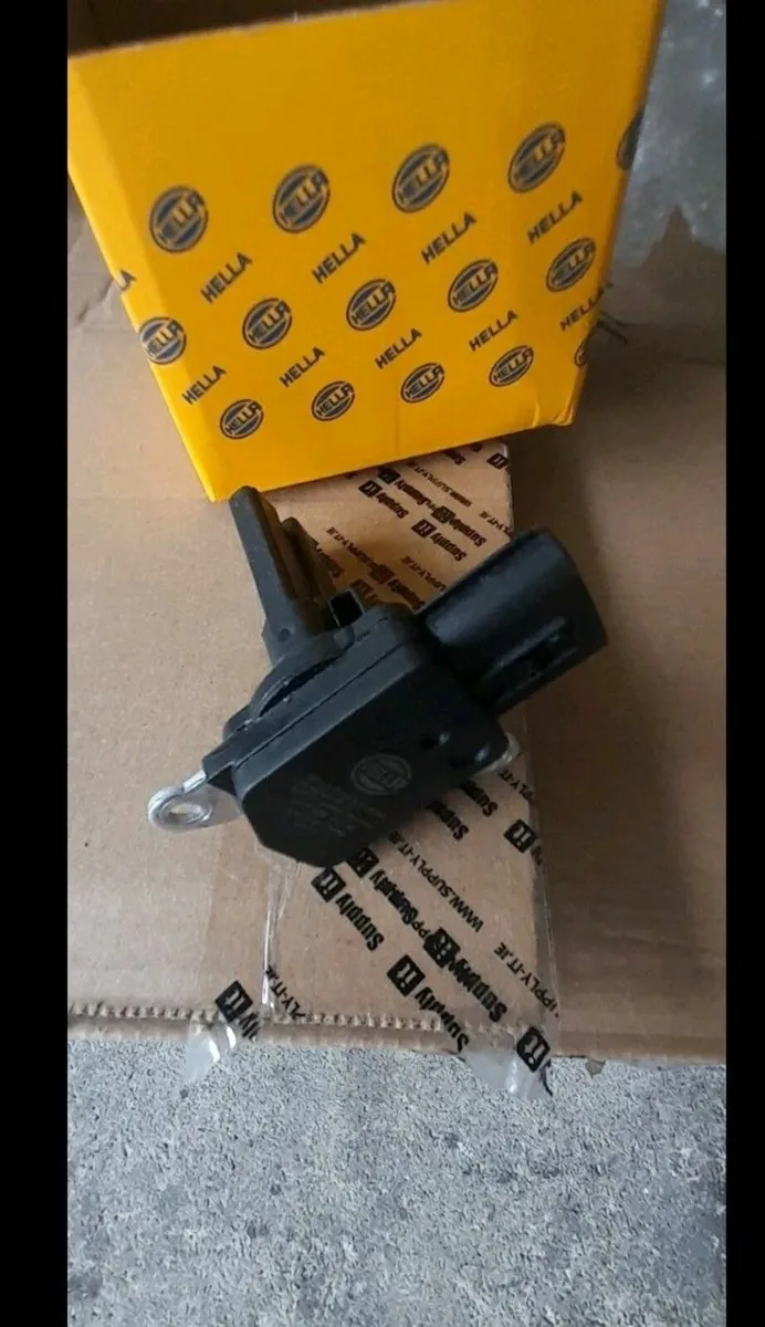 Toyota Air Flow Meter Sensor y - Image 3