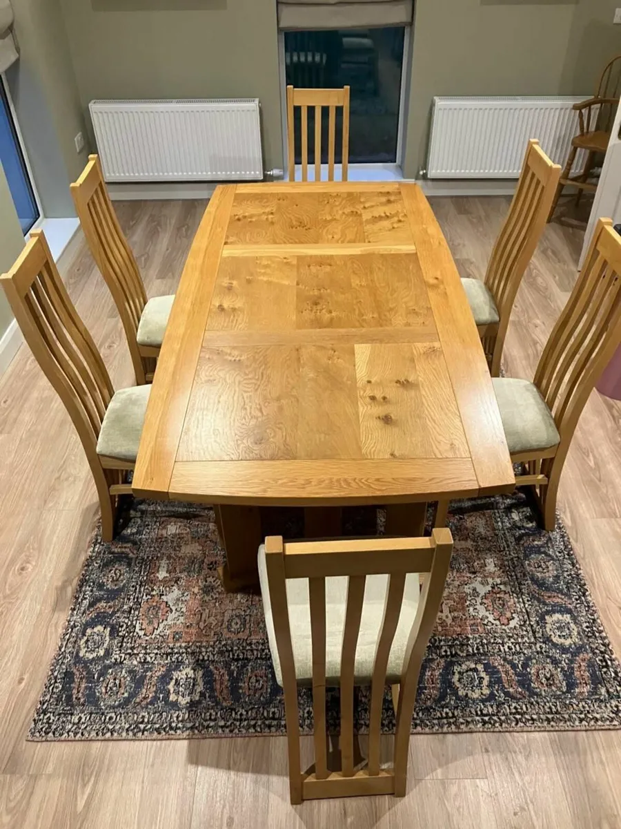 Dining table and 6 chairs - Image 4