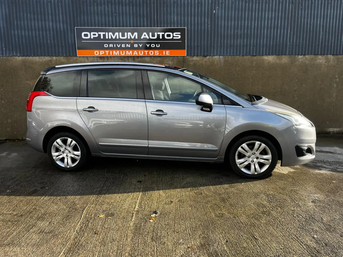 Peugeot 5008 5008 1.6 Petrol, auto, pan roof, huge - Image 1
