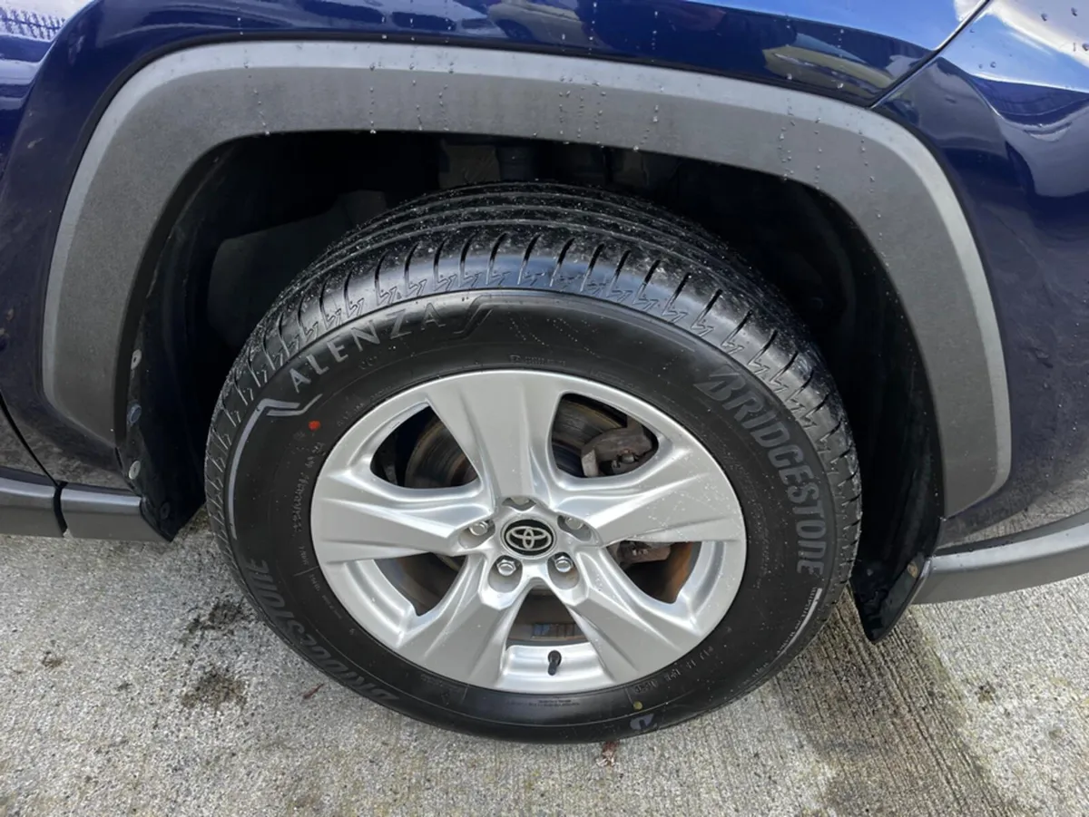 Toyota RAV4 Rav4 sol edition, self charging hybrid - Image 4