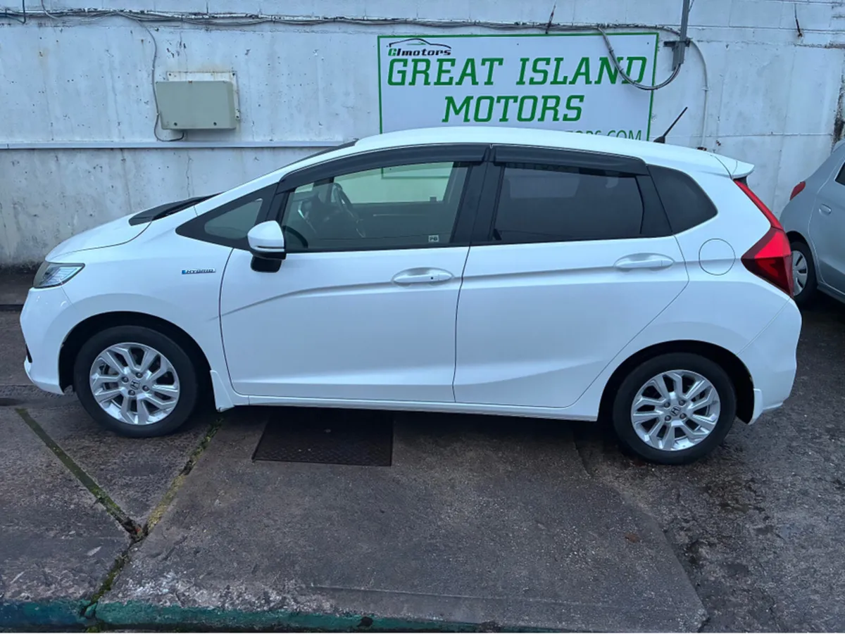 Honda Jazz DAA-GP5 - Image 3