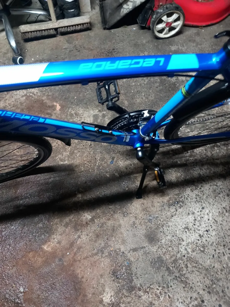 Mountain bike - Image 1