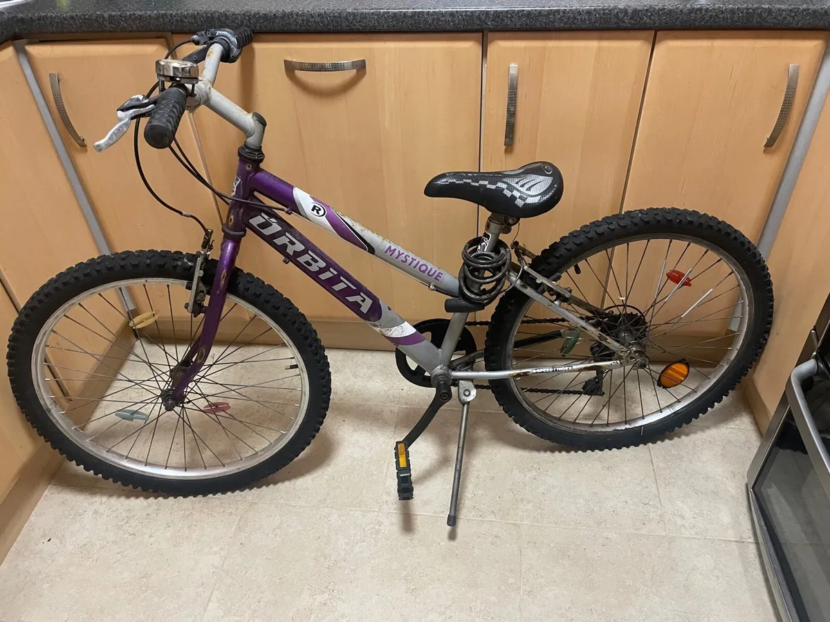 Child’s bike needing repairs - Image 3