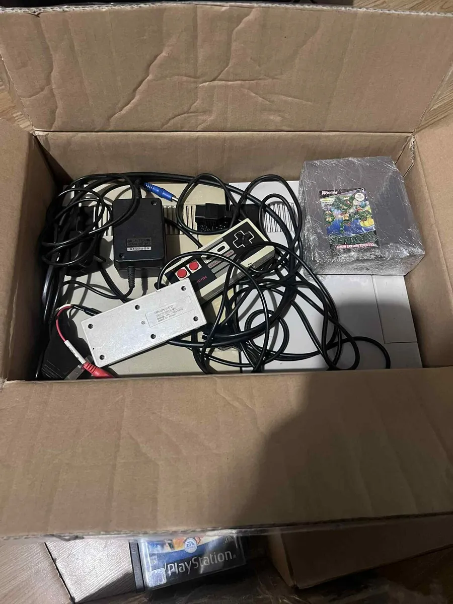 Console for sale - Image 4