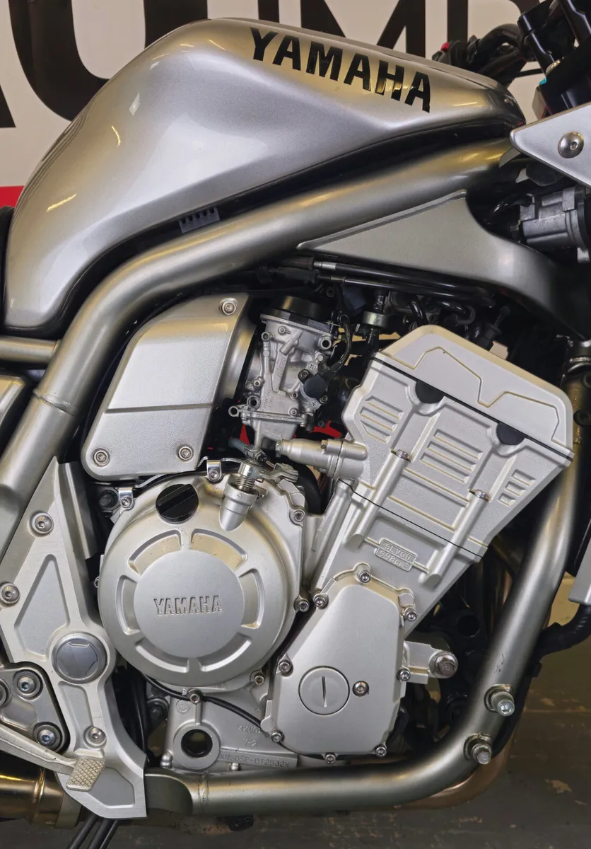 2002 Yamaha FZS 1000 Fazer - Image 2