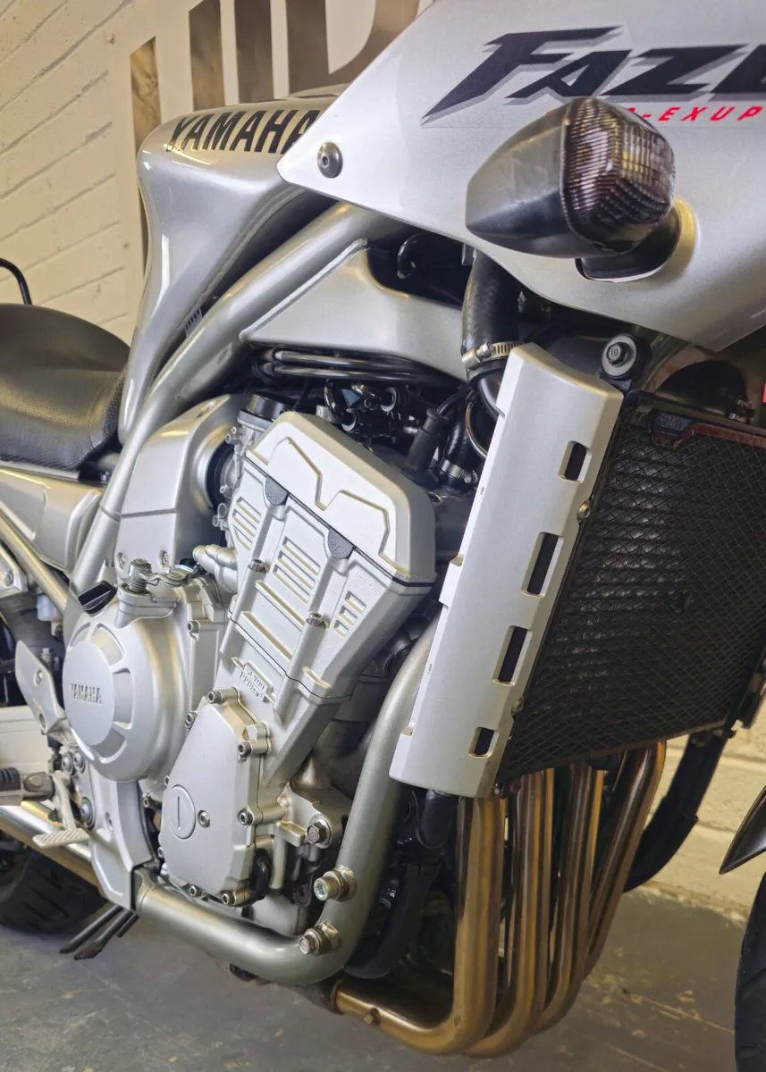 2002 Yamaha FZS 1000 Fazer - Image 3