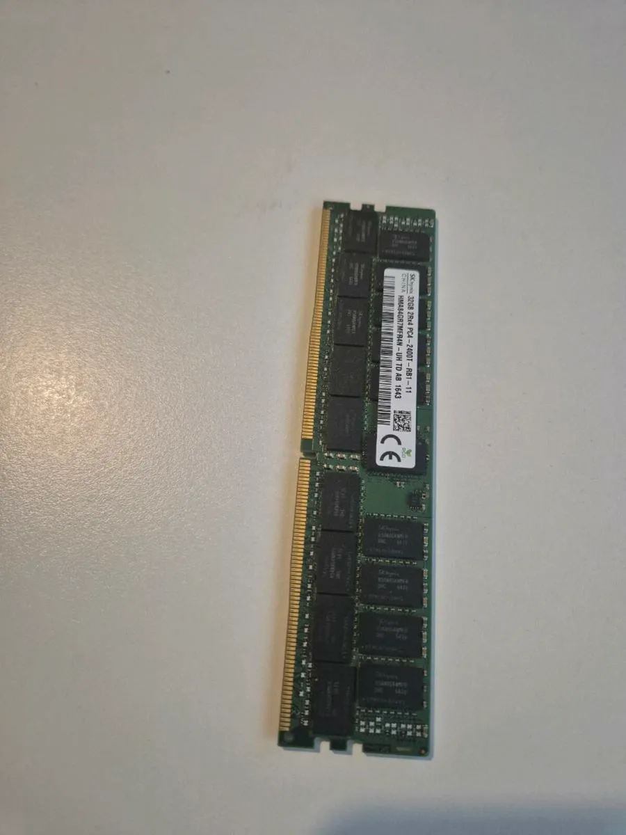 Hynix 32GB DDR4 Memory Module - Image 3
