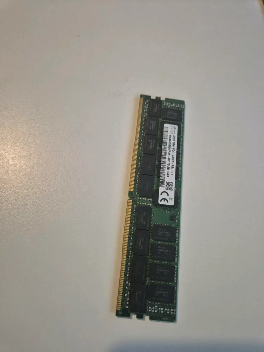 Hynix 32GB DDR4 Memory Module - Image 4