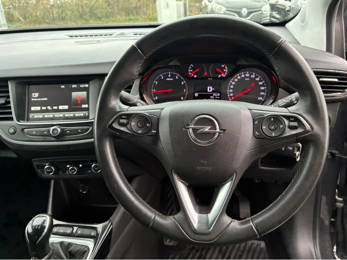 Opel Crossland X SRI 1.2 - Image 1