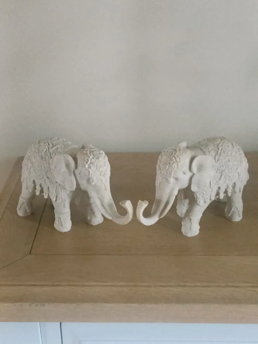 Set of Elephant ornaments