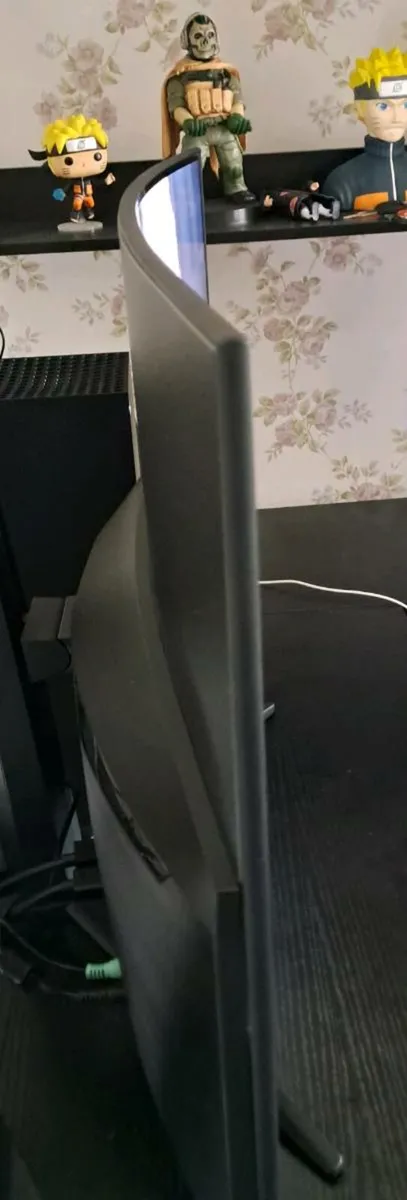 MSI MAG 321CUP – 32" 4K Curved Gaming Monitor - Image 2