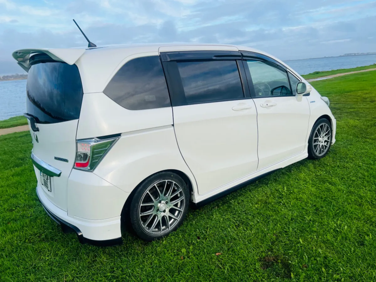 Honda Freed DAA-GP3 7 SEATS 5DR AUTO - Image 4