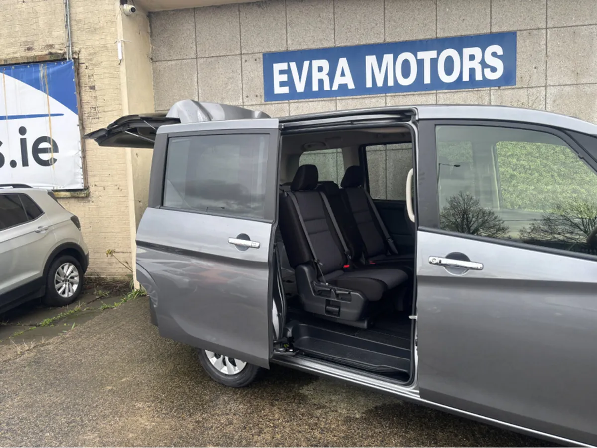 Nissan Serena 8 SEATER HYBRID AUTOMATIC 2.0 PETROL - Image 4