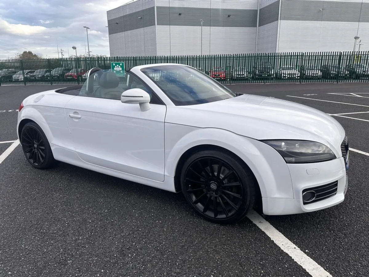 Audi TT 1.8 TFSI, SPORT, CONVERTIBLE, LOW MILEAGE, - Image 3