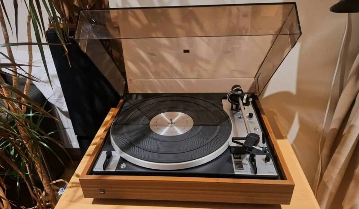 Dual 601 Turntable (video test link in the description) - Image 1