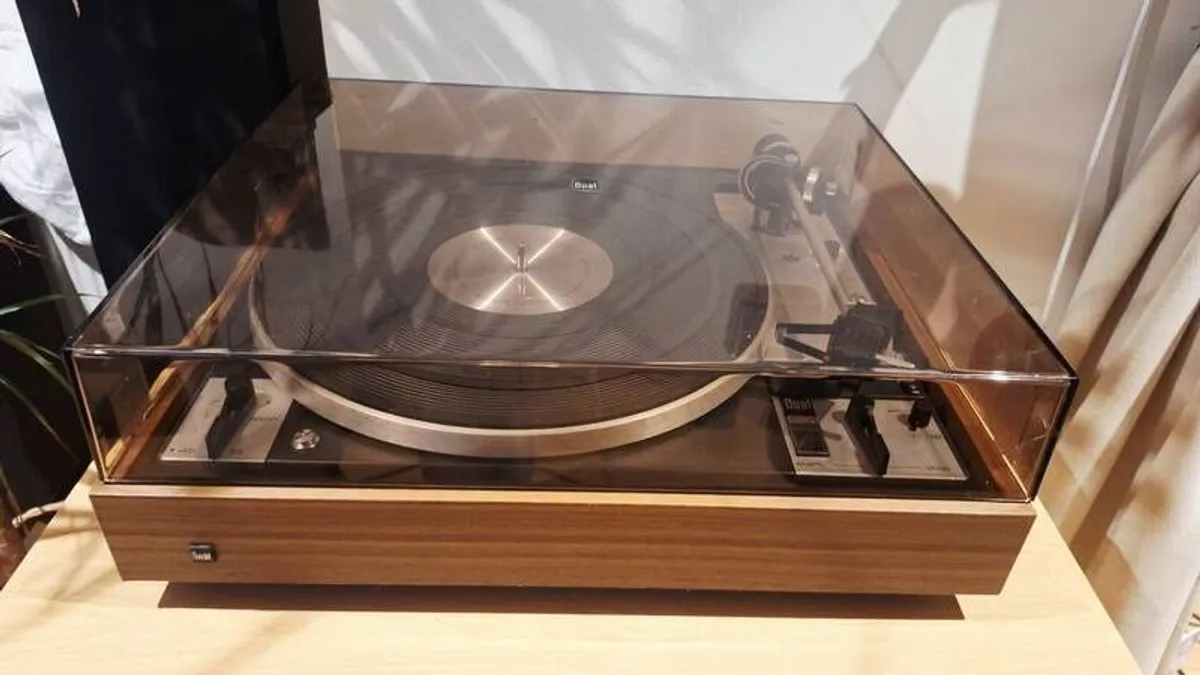 Dual 601 Turntable (video test link in the description) - Image 3