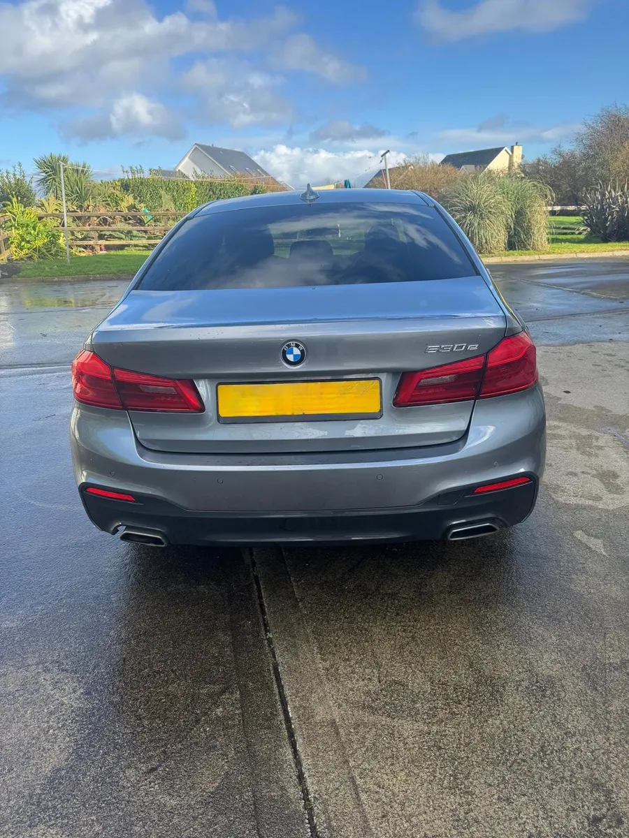 BMW 5-Series 2019 - Image 1