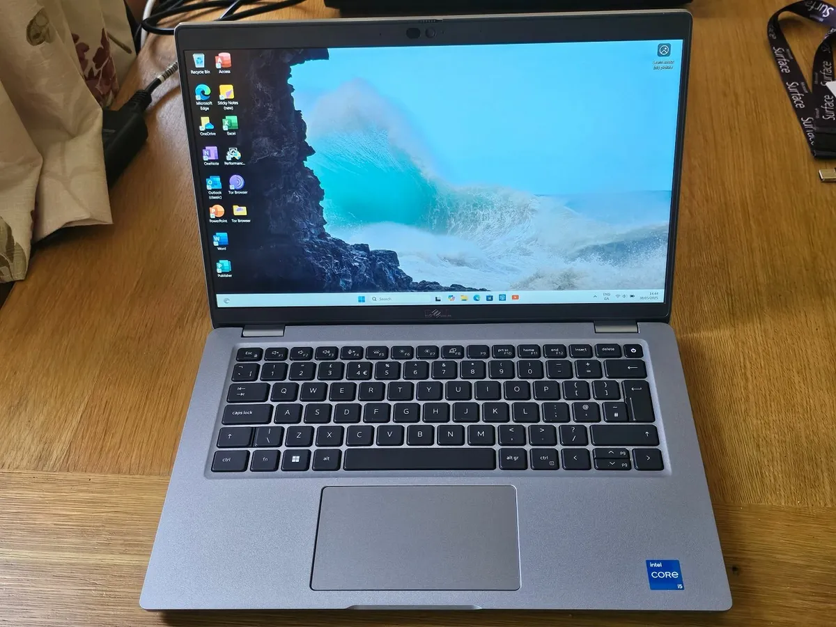 Dell Latitude 5430 i5-1245u 16gb 256gb 14" FHD - Image 1