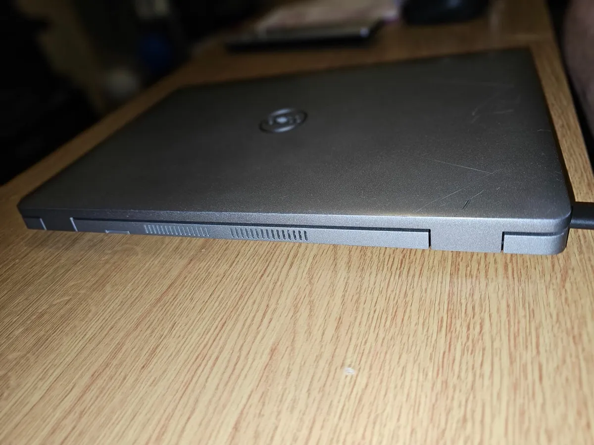 Dell Latitude 5430 i5-1245u 16gb 256gb 14" FHD - Image 3