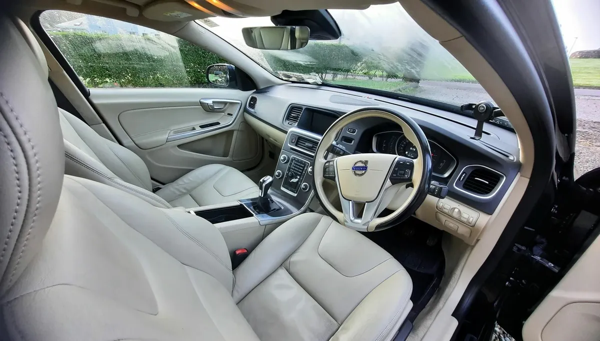 Volvo S60 D4 2.0L Diesel 2015 - Image 2