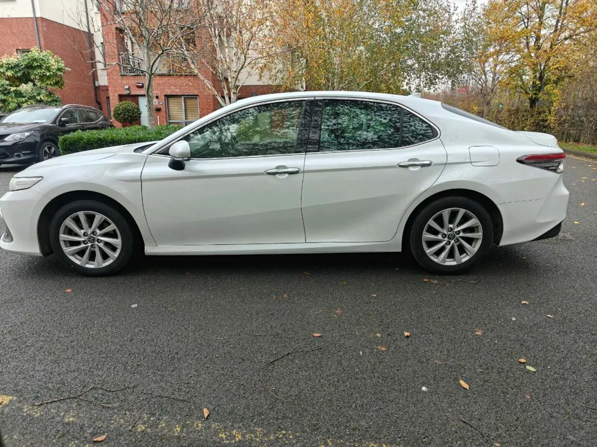 Toyota Camry 2021 - Image 3