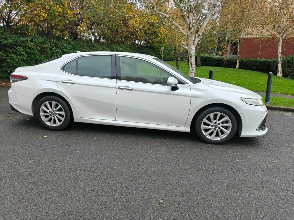 Toyota Camry 2021 - Image 4