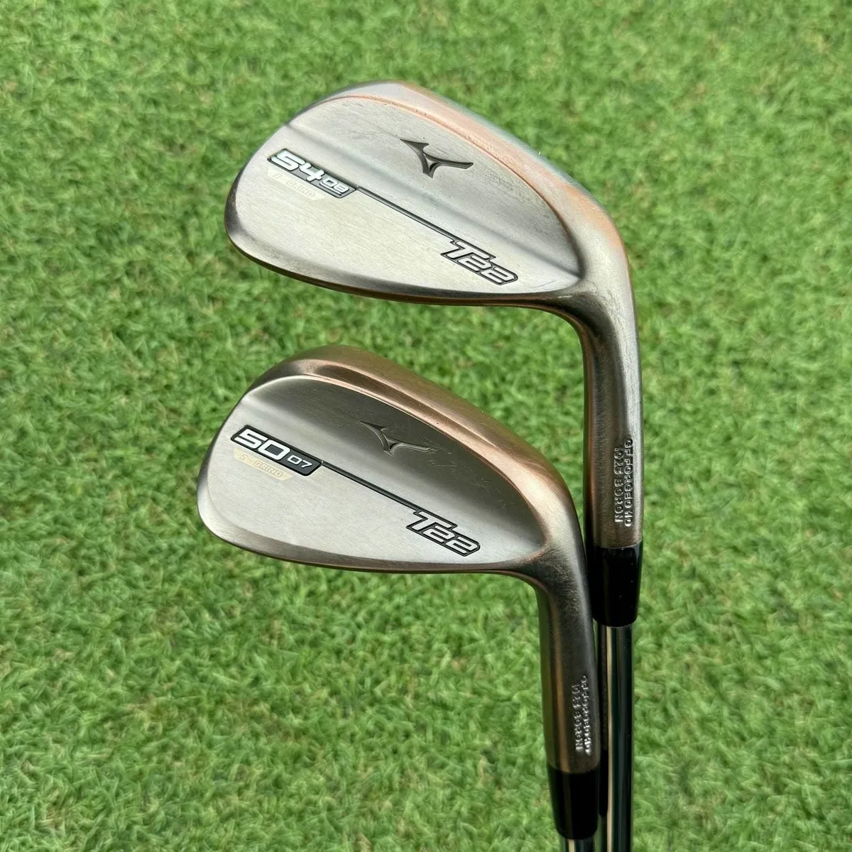 Mizuno T22 Wedges Aw 50°.07 & Sw 54°.08 / Stiff - Image 2