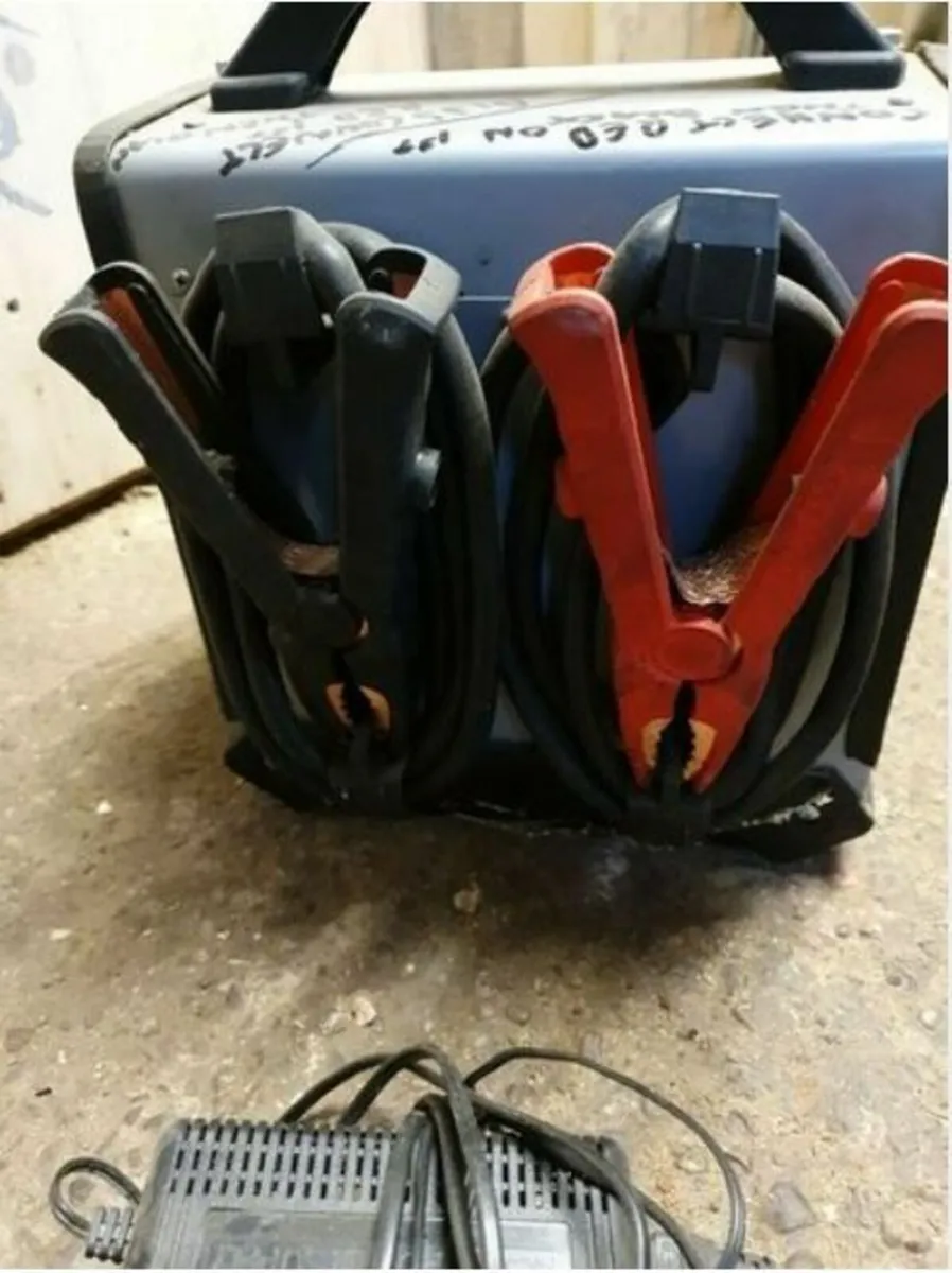 Ring 12v/24v 3000A TradeStart Metal PowerPack - Image 4