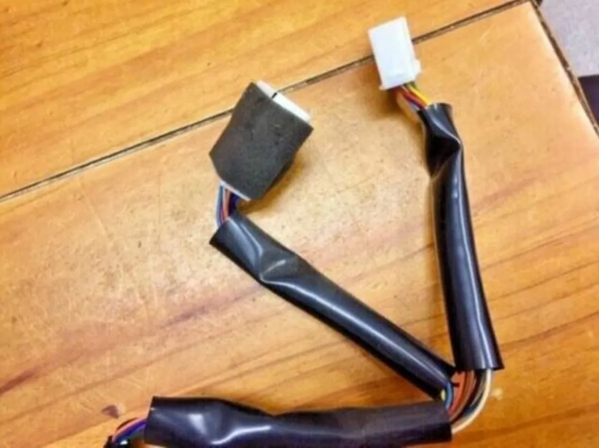 Toyota Yaris Mk1 Single Din CD Player - Image 3