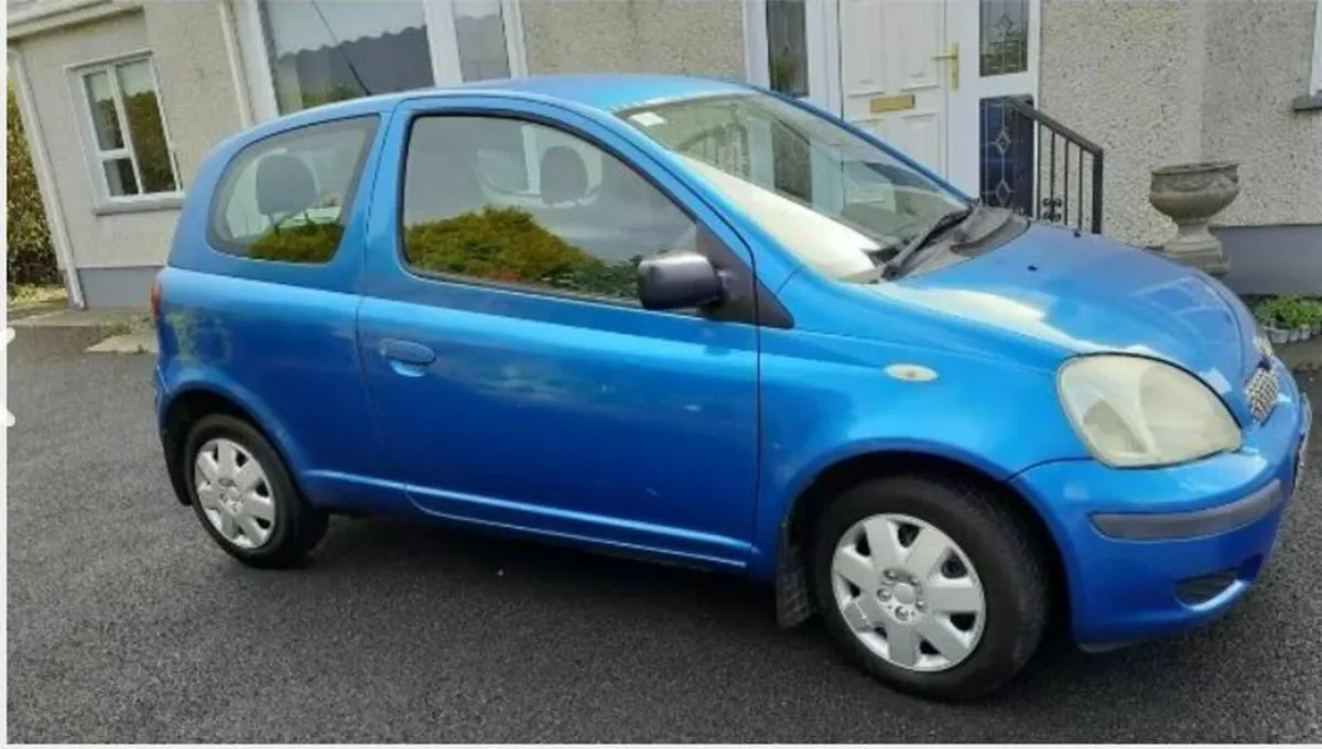 Toyota Yaris & Vitz MK1 Facelift 03-06 Rear Bumper - Image 1