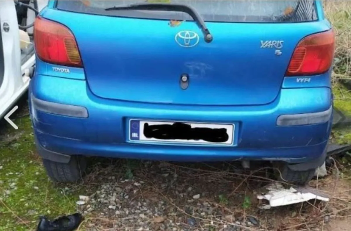 Toyota Yaris & Vitz MK1 Facelift 03-06 Rear Bumper - Image 2