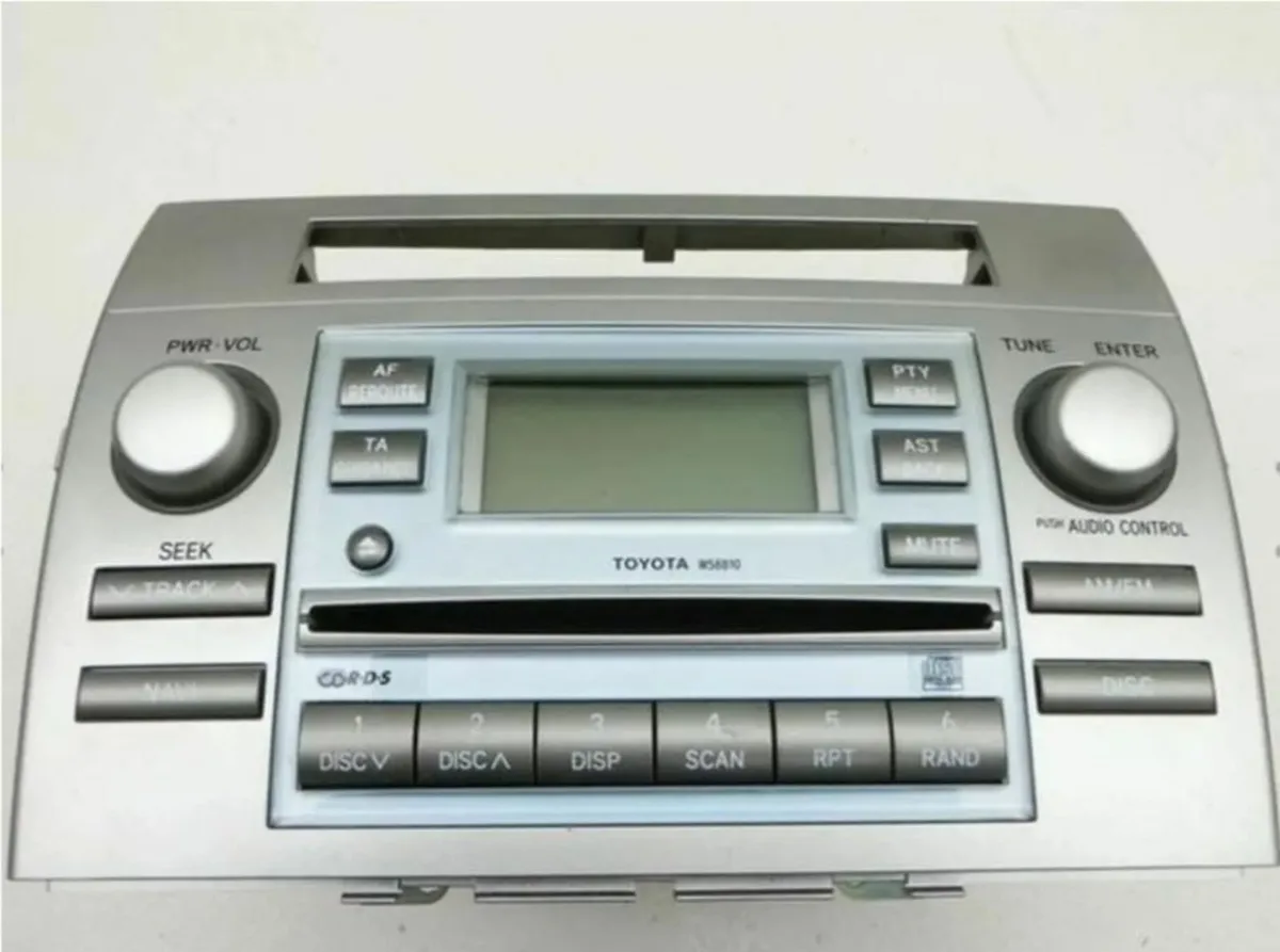 Toyota Corolla Verso AM FM Radio CD Player W58810 - Image 1