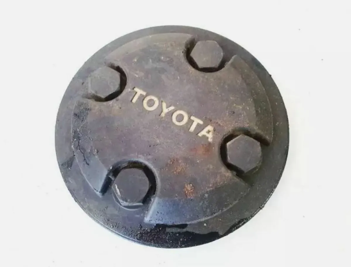 Set of 4 x Toyota Corolla E9 Steel Wheel Caps - Image 2
