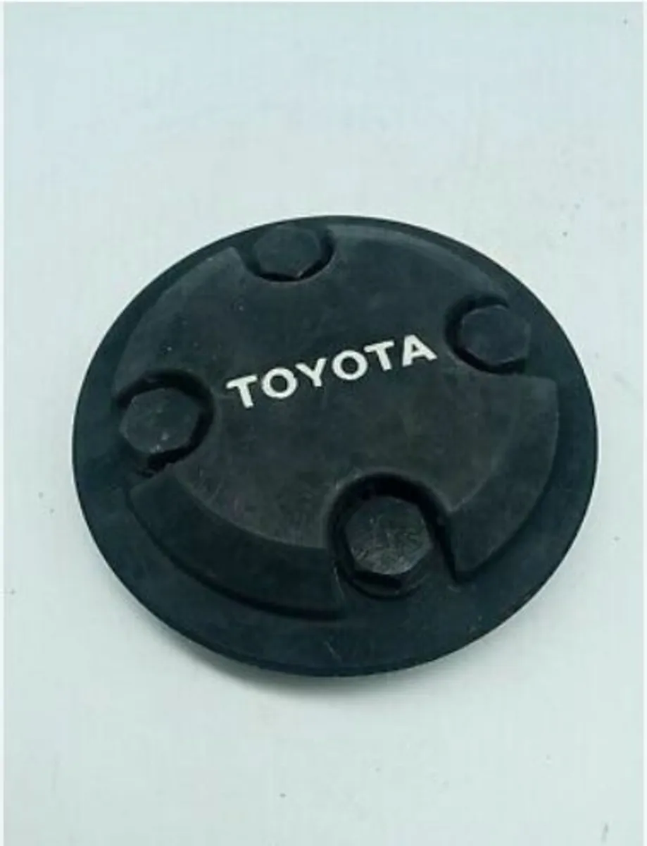 Set of 4 x Toyota Corolla E9 Steel Wheel Caps - Image 3