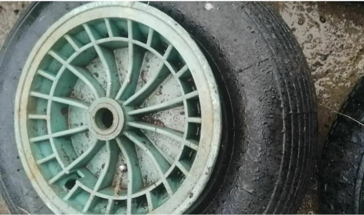 Wheelbarrow wheels 3.50 - 8 Spares Repairs - Image 4