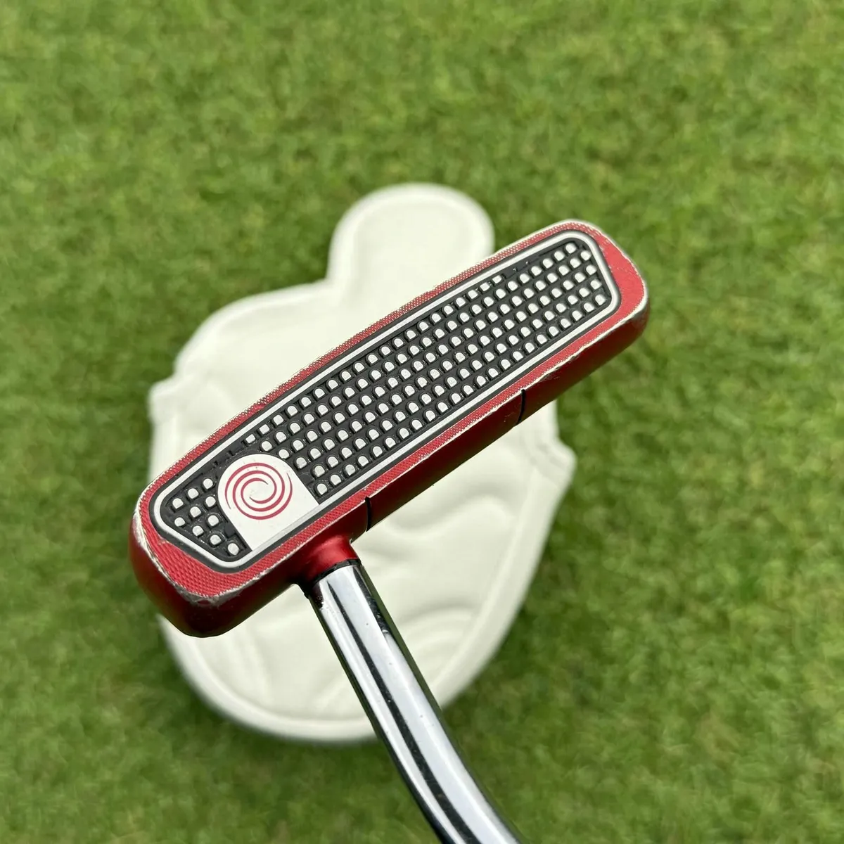 Odyssey O-Works R-Line Putter / 33″ - Image 3