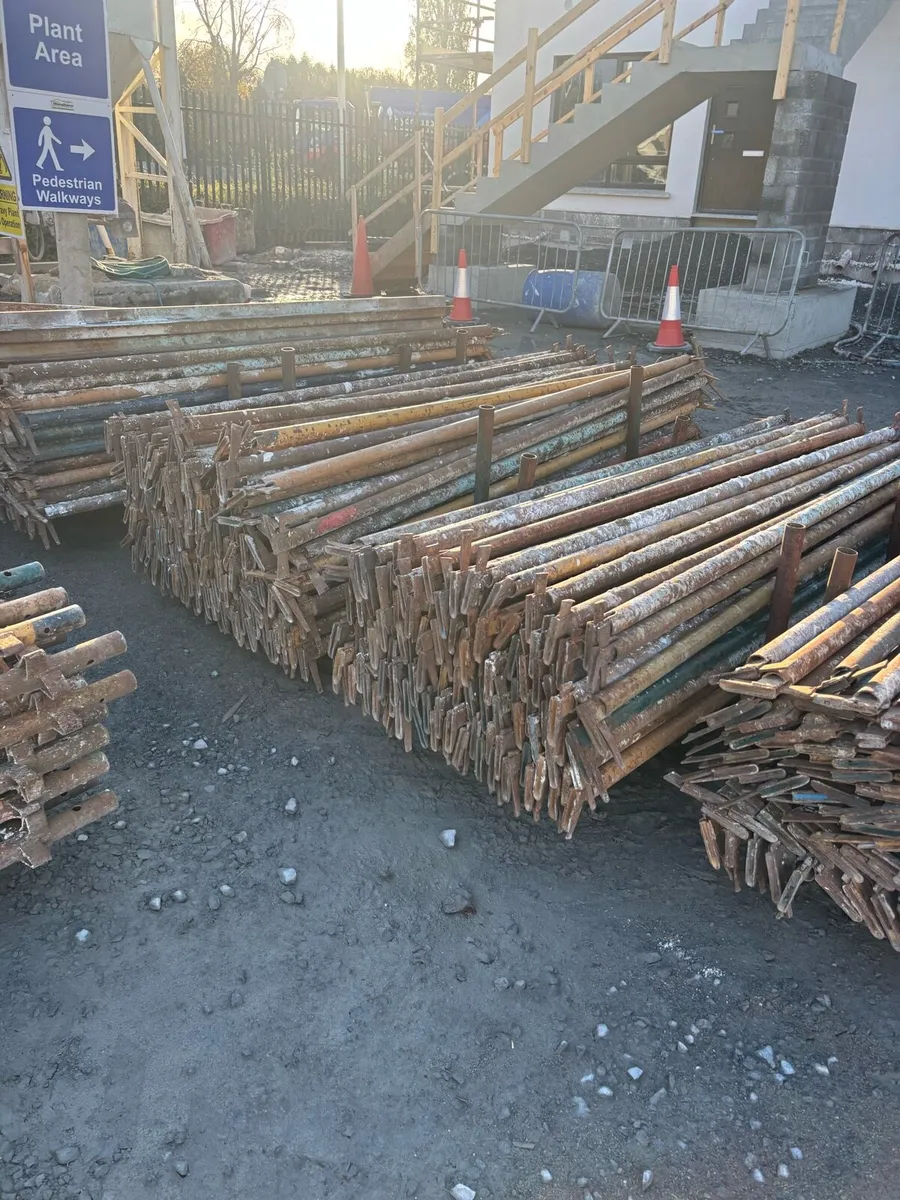 Scaffolding for two story house - Image 4