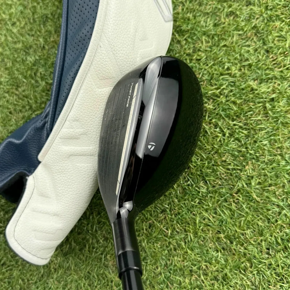 Taylormade Qi10 Hybrid / #4 22° / Regular - Image 4