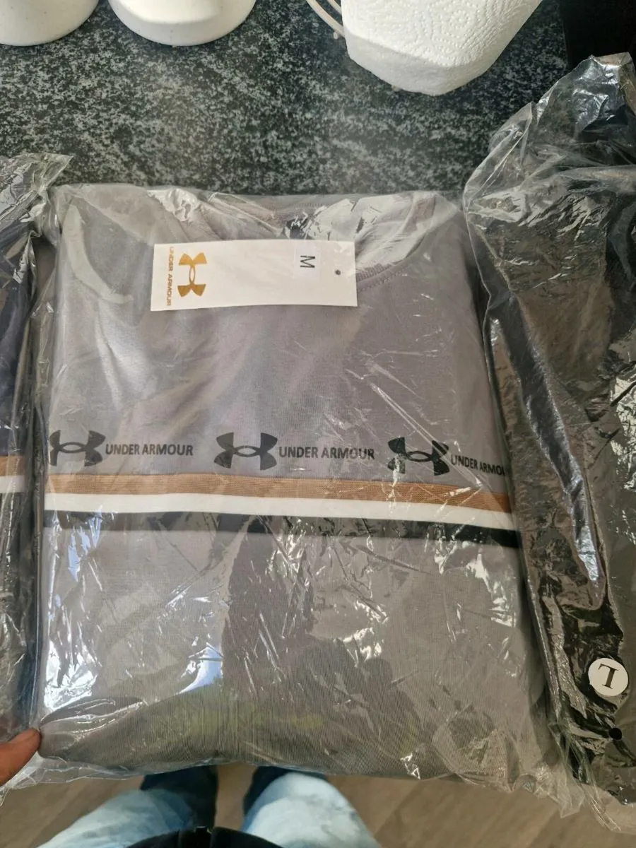 Track suits - Image 2