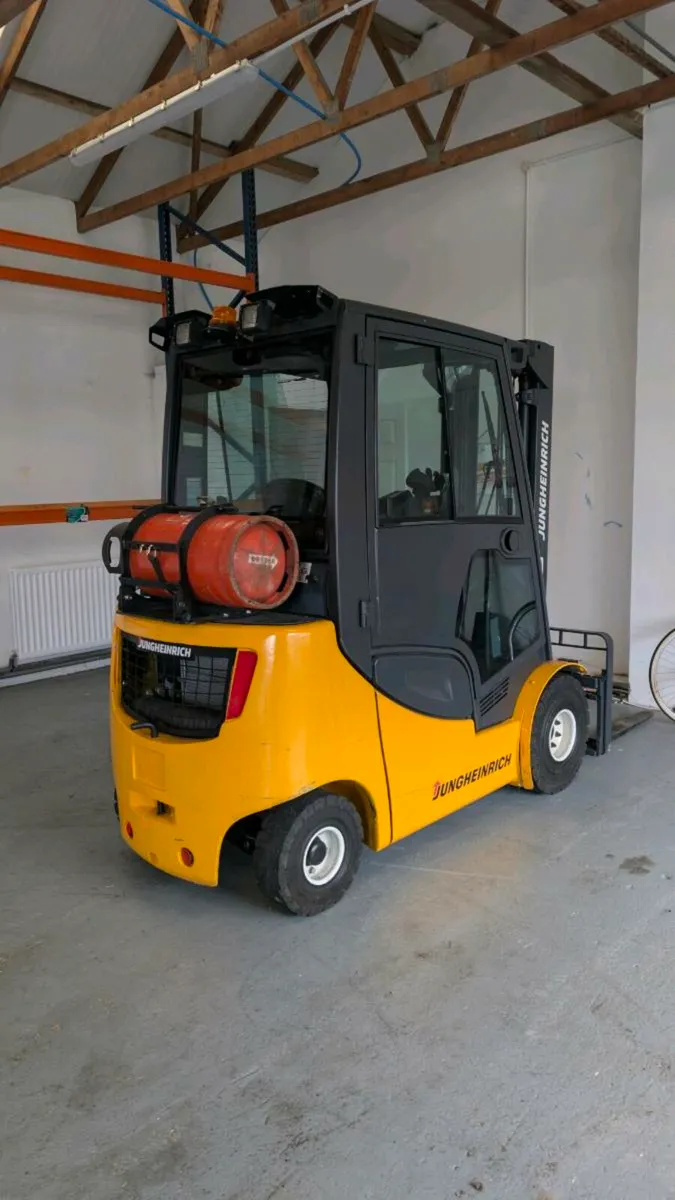 Jungheinrich gas LPG forklift 2014 - Image 1