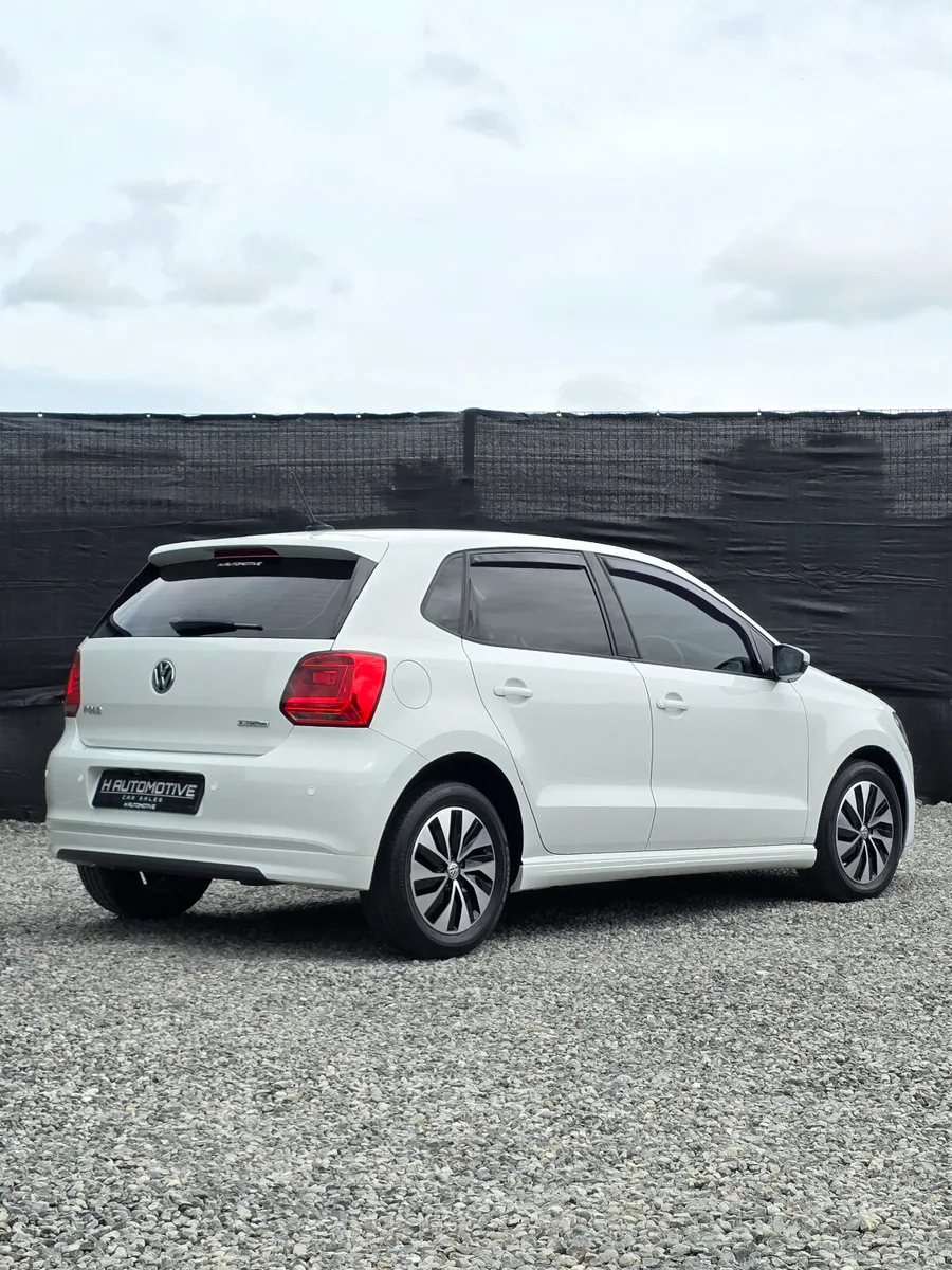 2016 VOLKSWAGEN POLO 1.0 BLUEMOTION ULTRA LOW KMS - Image 2