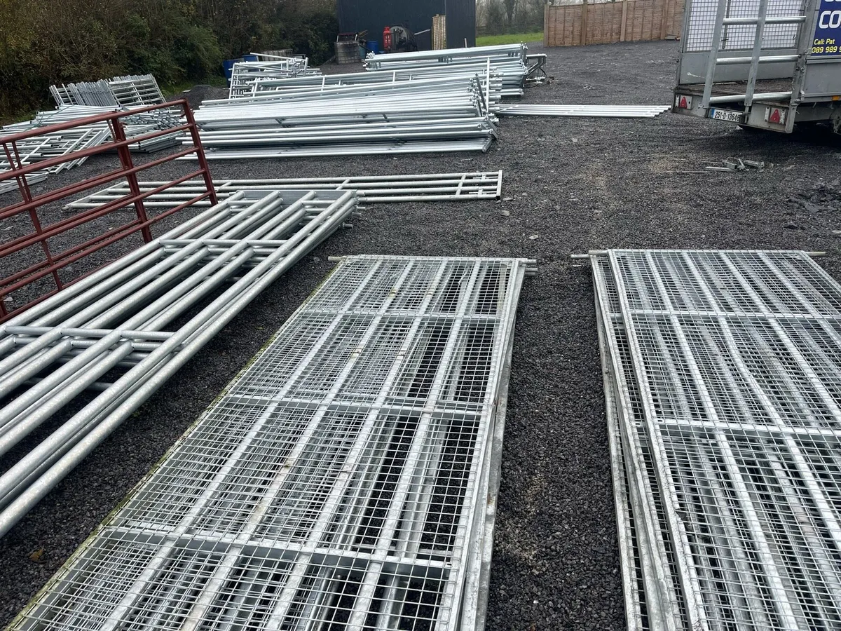 Extendable, gates and barriers - Image 1