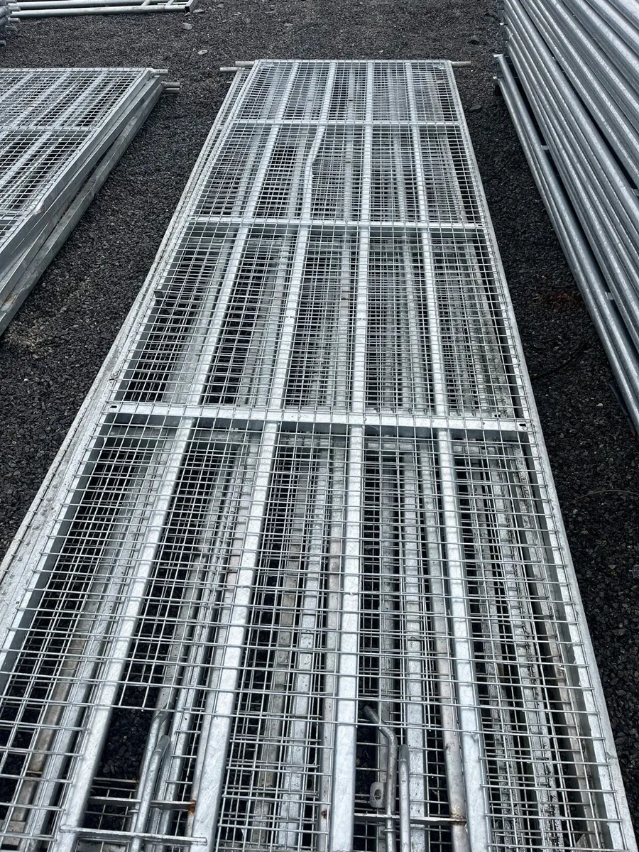 Extendable, gates and barriers - Image 2