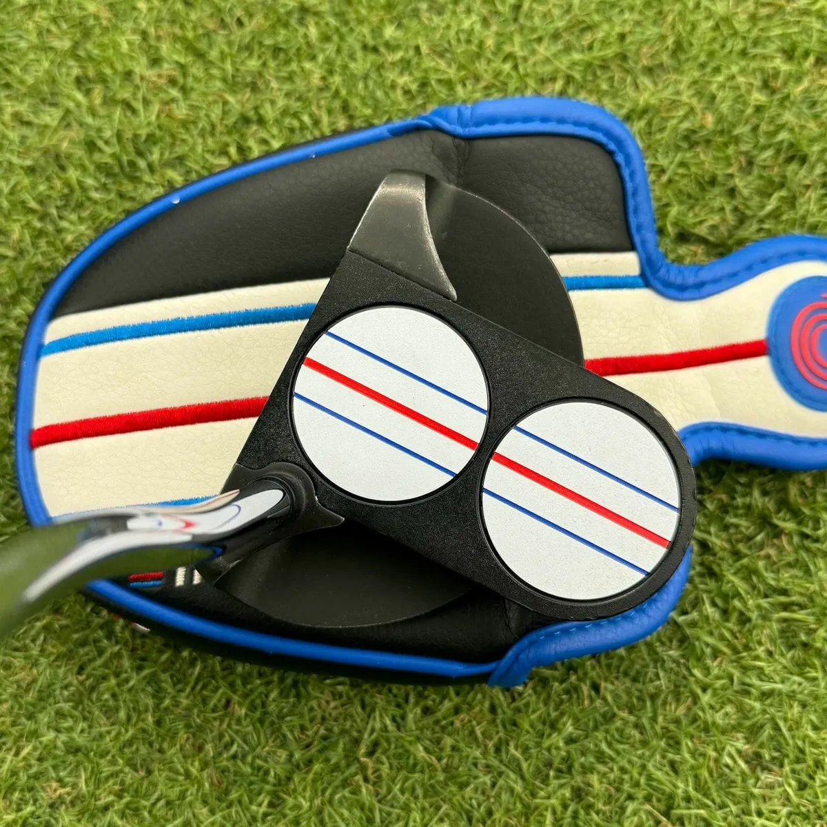 Odyssey Triple Track 2-Ball Putter / 33″ - Image 4