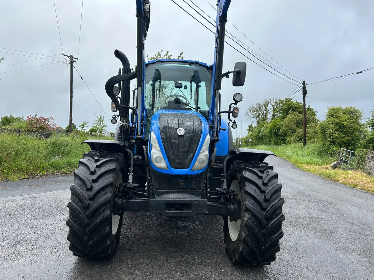 2020 New Holland T5-120 with MX Loader - Image 4