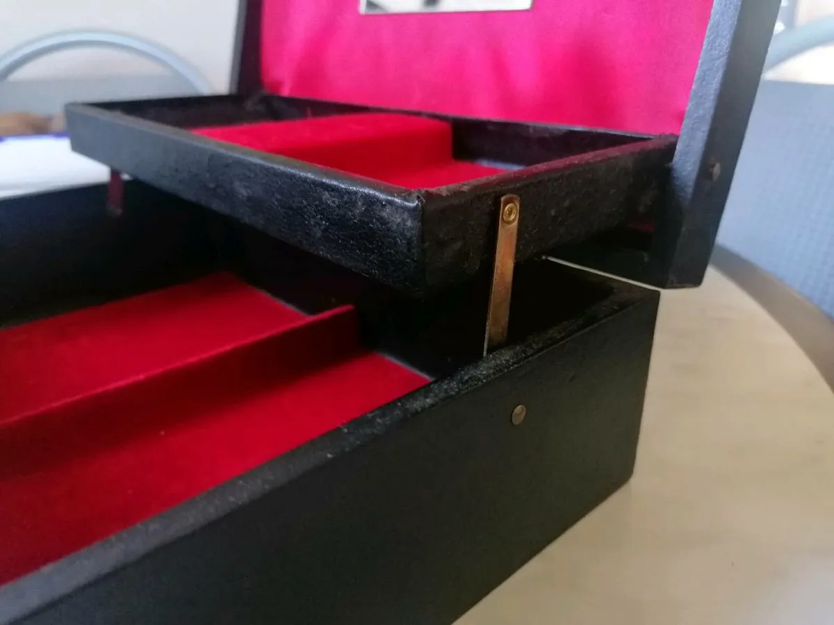 Vintage Jewellery Box - Image 3